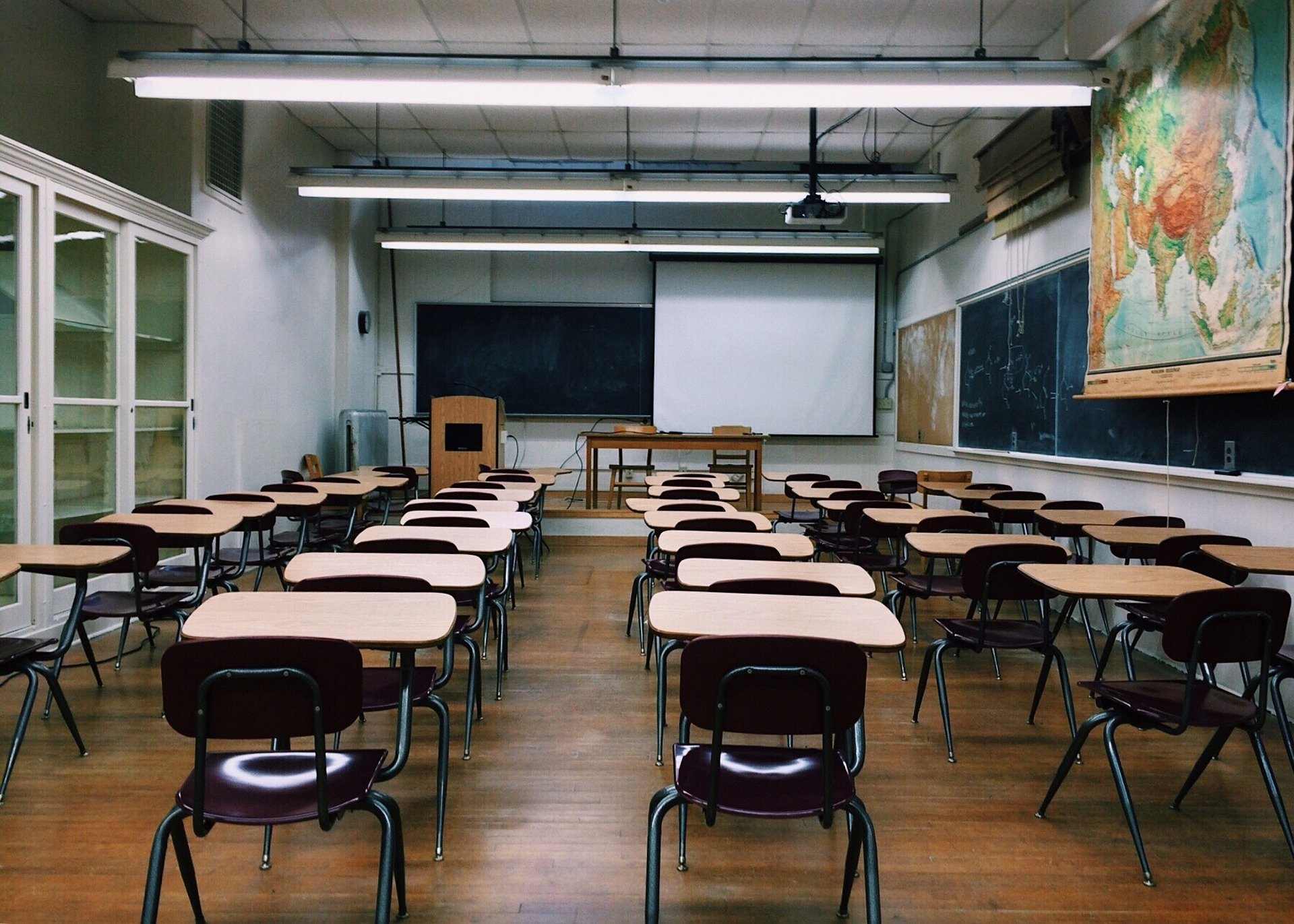 Notícia] Escolas estaduais da Palhoça denunciam abandono e precariedade na  volta às aulas - UFSC à Esquerda