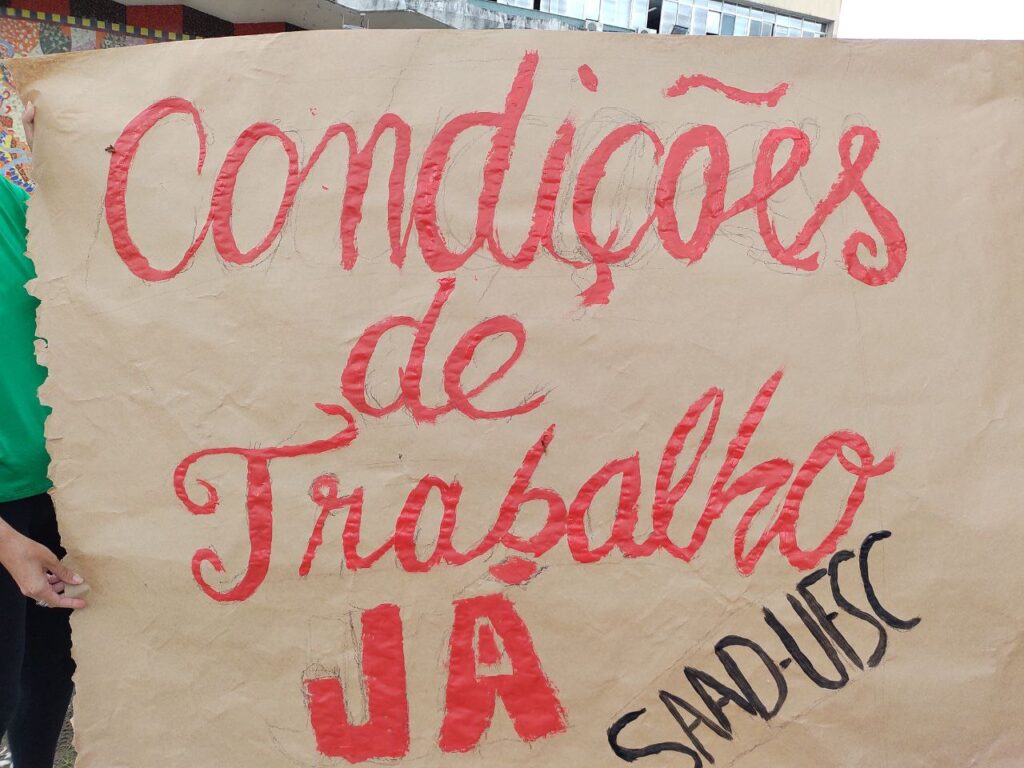 Cartaz da greve dos técnicos da UFSC